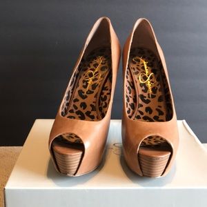 Jessica Simpson Carri Pump in Tan/Luca LT